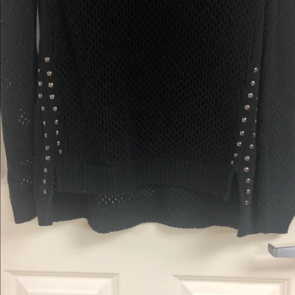 Sweater - Picture 2 of 6